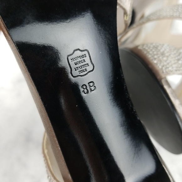 Caparros Silver Open Toe Pumps size 8B 3.5 " heels - Picture 3 of 8